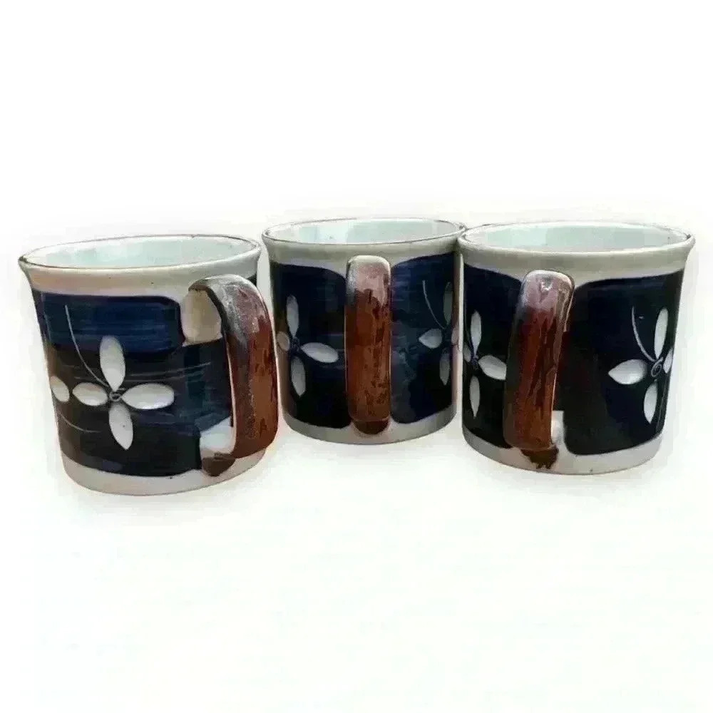 Set of 3 vintage carved cobalt blue stoneware mugs with floral motif - Picture 12 of 15